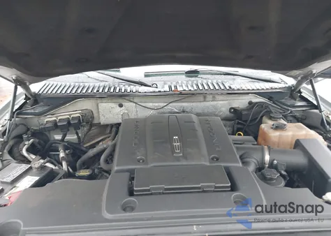 2010 Lincoln Navigator z USA, uszkodzony, nr VIN 5LMJJ2J55AEJ06853